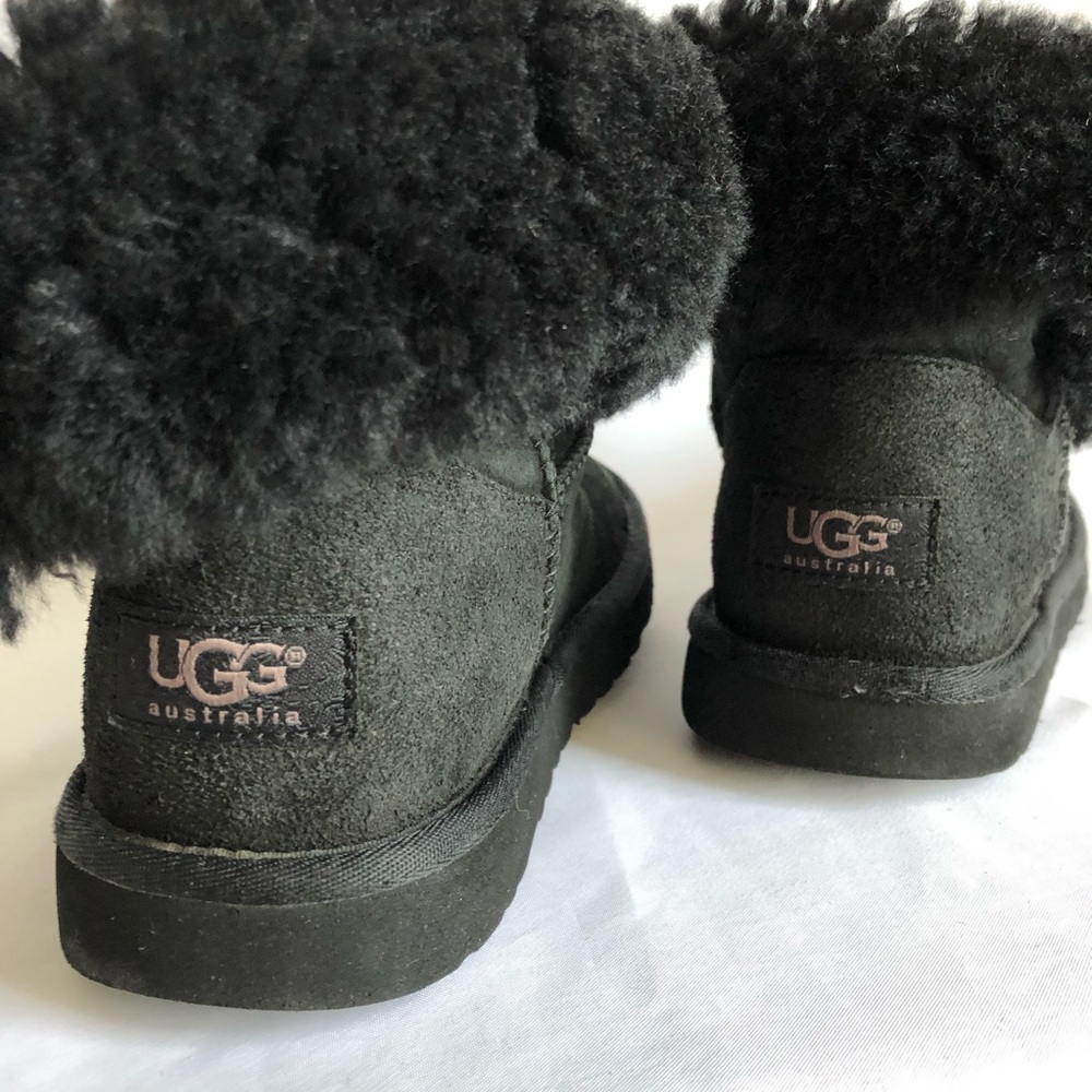 UGG Australia Women ShortBailey Boot Single Button